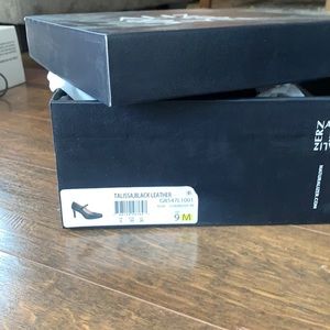 Naturalizer Black Leather Talissa Pump